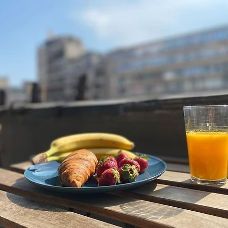 2 Bedroom Apartment With Terrace In City Center Bukarest Eksteriør billede