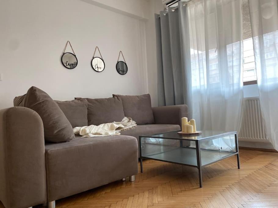 2 Bedroom Apartment With Terrace In City Center Bukarest Eksteriør billede